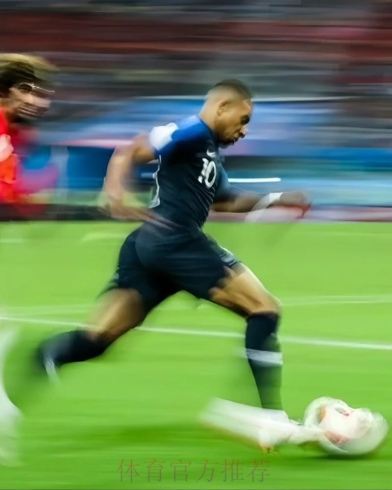 姆巴佩:应该关注亚马尔场上表现 18岁谁都会犯错 姆巴佩:应该关注亚马尔场上表现 18岁谁都会犯错